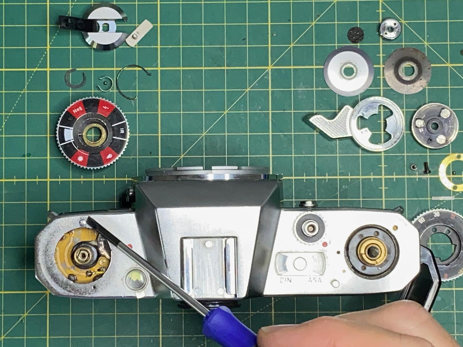 Icarex 35S - Abnehmen des Top-Covers - Schritt 17